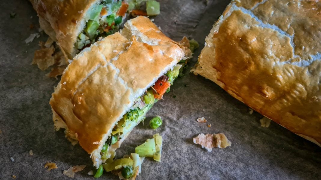 Gemüsestrudel mit Blätterteig | Rezept