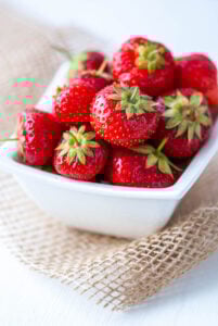 Frische Erdbeeren in einer Schüssel