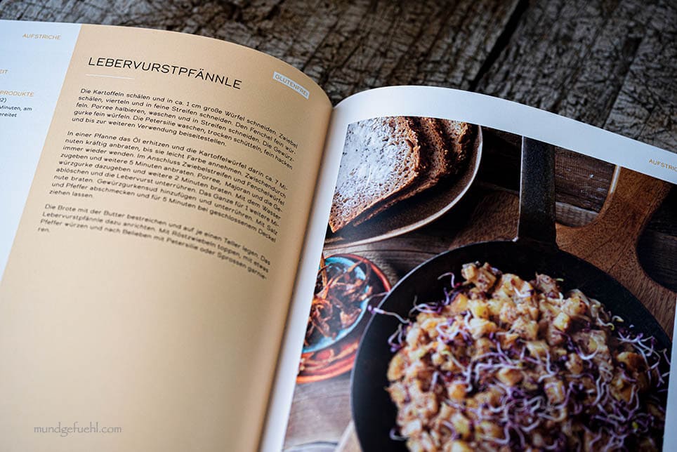 offenes Buch mit Rezept