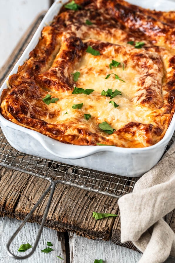 Gebackene Gemüselasagne in Auflaufform