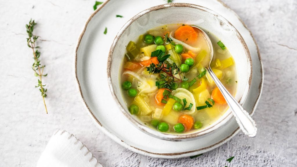 Klassische Gemüsesuppe nach Omas Rezept | Mundgefühl Klassische Gemüsesuppe nach Omas Rezept | Mundgefühl