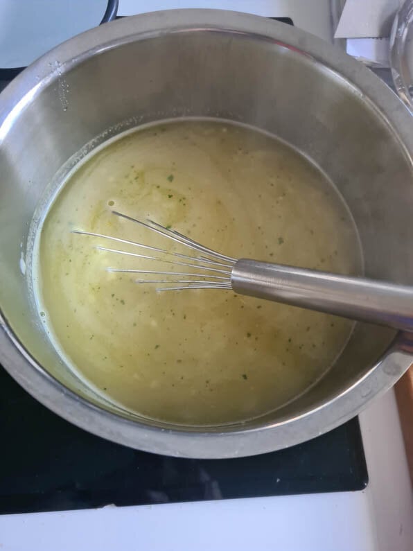 Suppe in Kochtopf