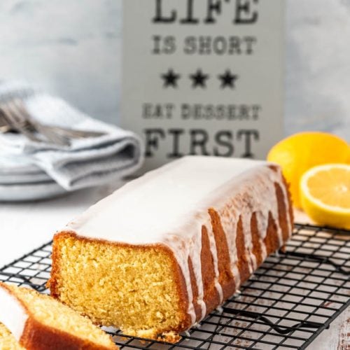 Omas Zitronenkuchen saftig und einfach | Rezept