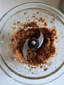 rote Paste in Cutter