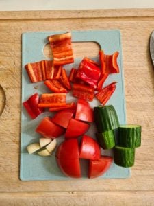 grob geschnittenes Gemüse