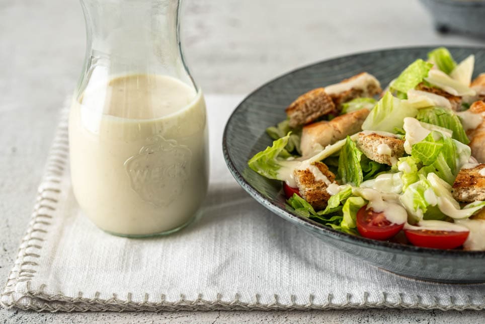 einfaches Caesar Salad Dressing - Mundgefühl