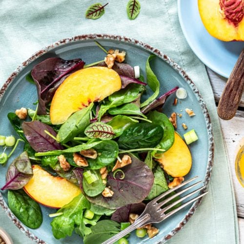 Sommersalat mit Nektarinen und Orangendressing | Rezept