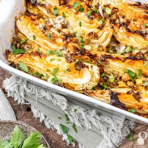 Spitzkohl aus dem Ofen in Auflaufform