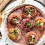 Eine Ofenform mit Feigen im Speckmantel und Baguette - Foodblog Mundgefühl