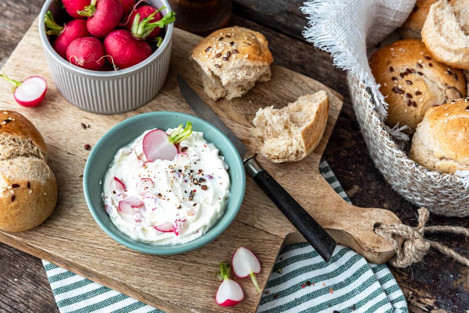 Brotaufstrich mit Radieschen | Rezept Brotaufstrich mit Radieschen | Rezept
