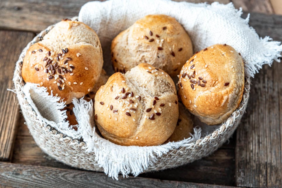 Einfache Brötchen mit Joghurt - schmecken wie vom Bäcker | Rezept Einfache Brötchen mit Joghurt - schmecken wie vom Bäcker | Rezept