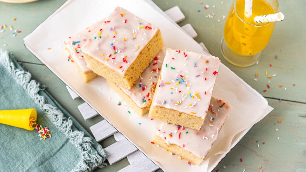 Mehrere Stücke Fantakuchen auf einem Teller - Foodblog Mundgefuehl