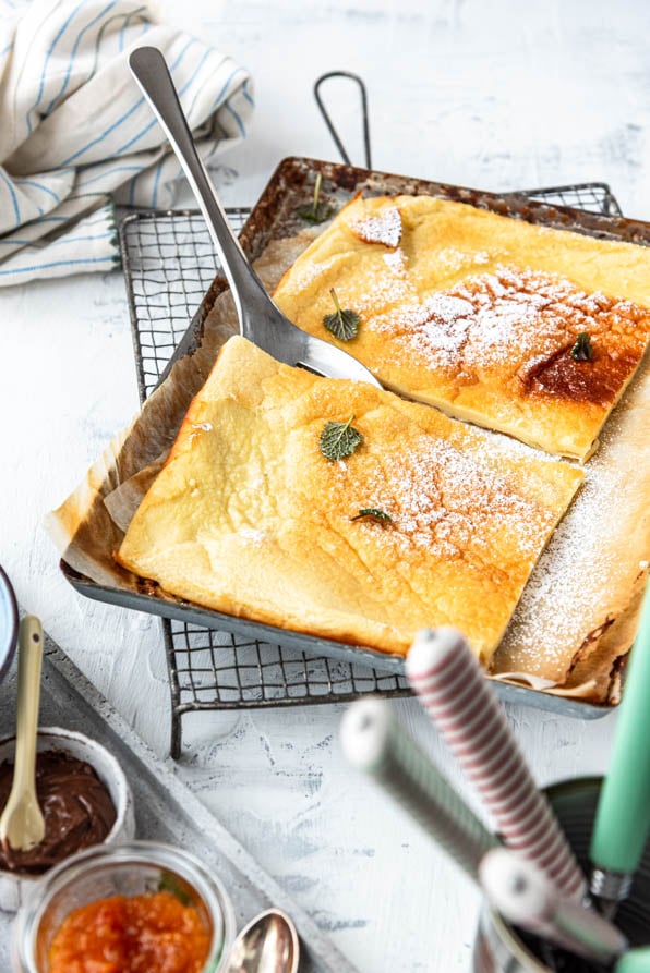 2 Stück Ofenpfannkuchen auf Blech