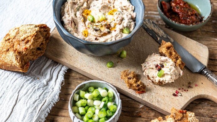 Tomaten-Aufstrich mediterran: Den musst du probieren | Rezept Tomaten-Aufstrich mediterran: Den musst du probieren | Rezept