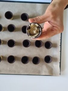 Eiswaffeln werden gefüllt