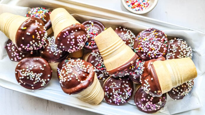 mehrere Kuchen im Waffelbecher in Kuchenform - Foodblog Mundgefühl