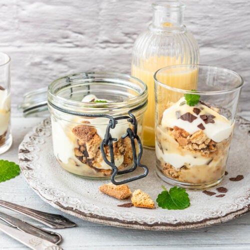 Schnelles Eierlikör-Dessert im Glas - dein Hit zu Ostern | Rezept Schnelles Eierlikör-Dessert im Glas - dein Hit zu Ostern | Rezept