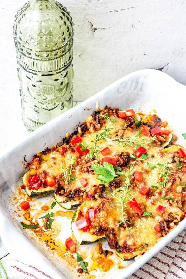 gefüllte Zucchini vegetarisch in Auflaufform
