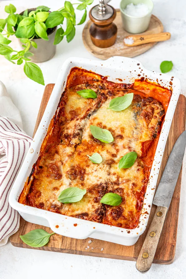 Original Parmigiana di Melanzane Rezept mit Mozzarella und Tomatensauce