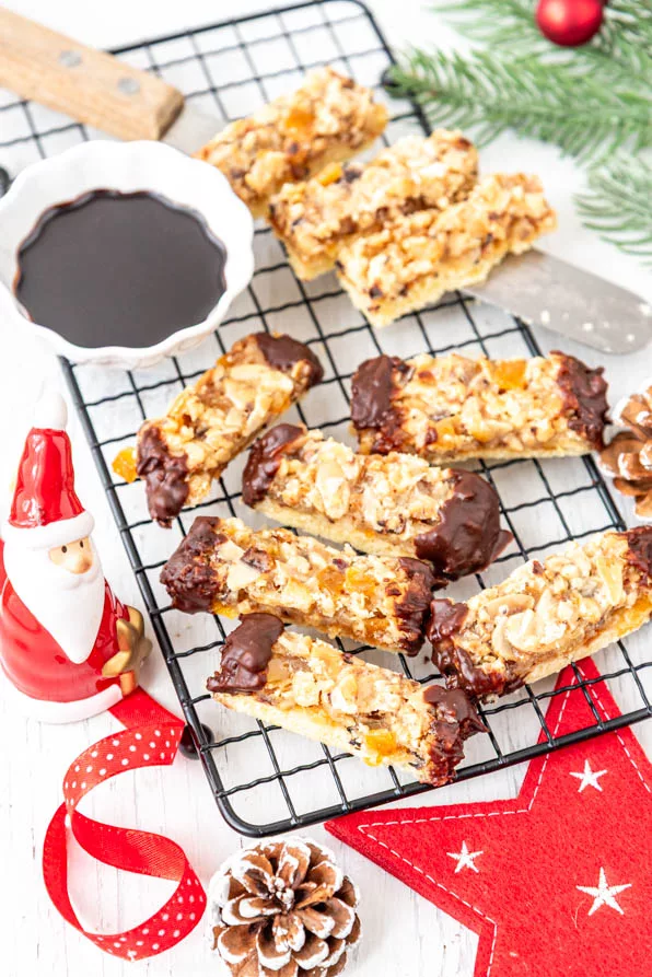 Florentiner Schnitten mit karamellisierter Nussmasse und dunkler Schokolade