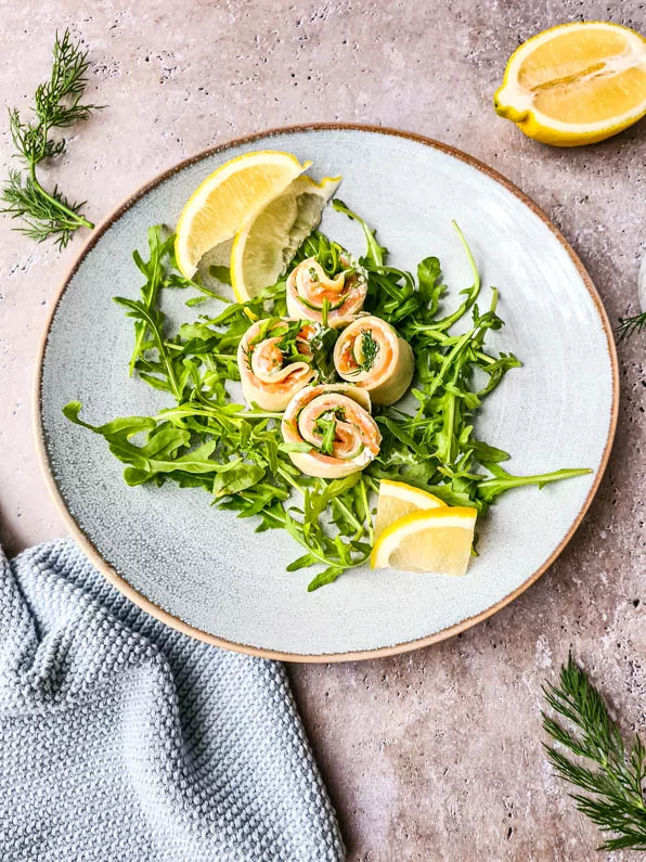 Lachsrolle mit Frischkäse – einfaches Rezept aus Pfannkuchen